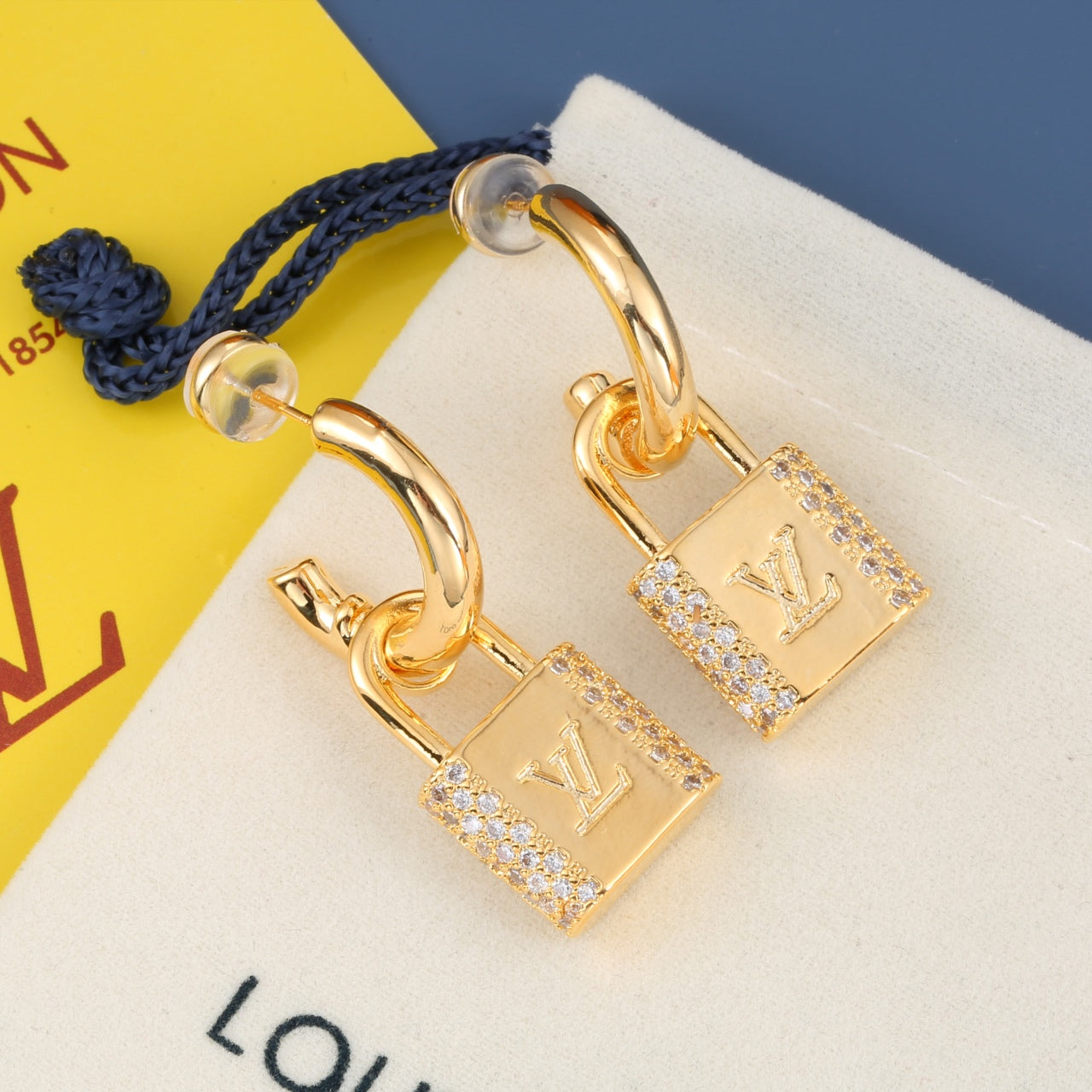 Love lock crystal earrings mysite