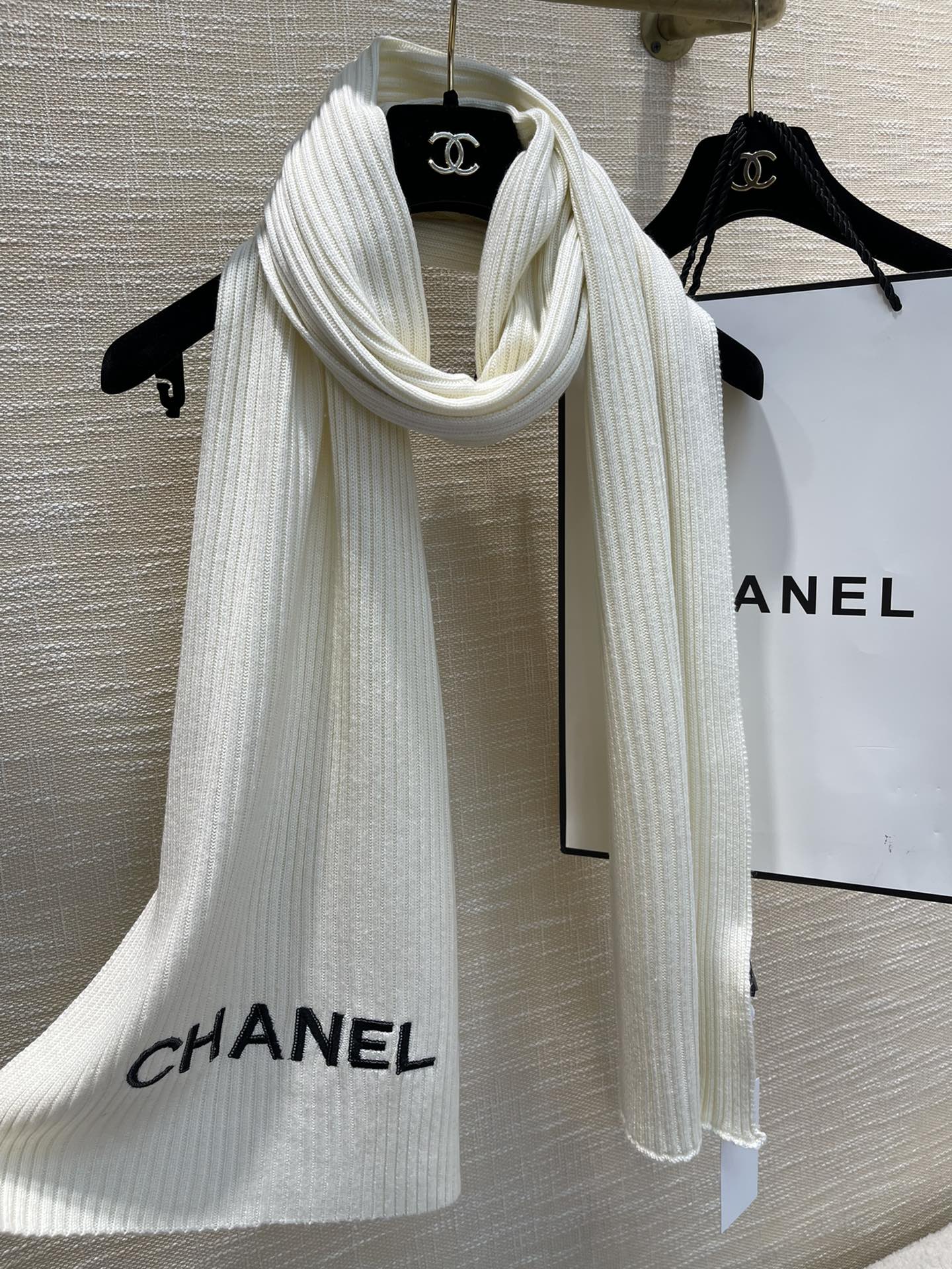 Cashmere Double Embroidered Vertical Knit Scarf mysite
