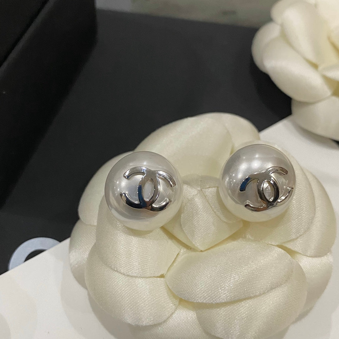 Elegant Logo Pearl Stud Earrings mysite