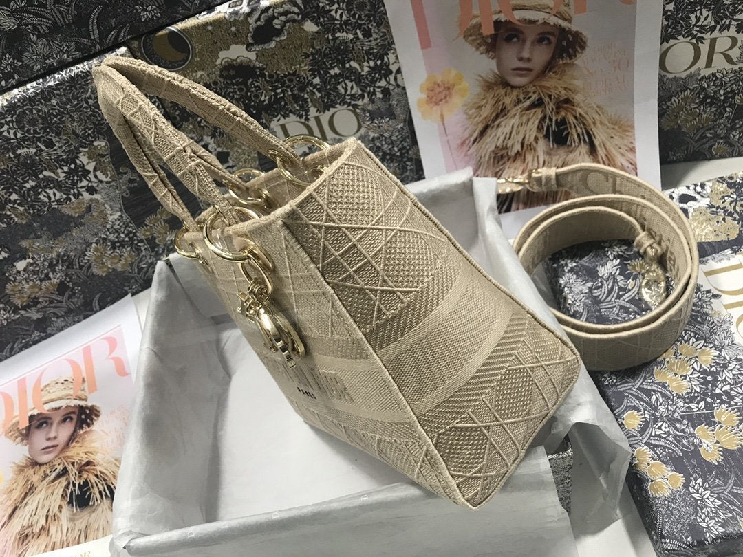 MEDIUM LADY D-LITE BEIGE CANNAGE EMBROIDERY mysite
