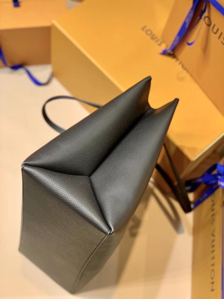 LV LOCKME SHOPPER 42 BLACK GRAINED CALF LEATHER mysite