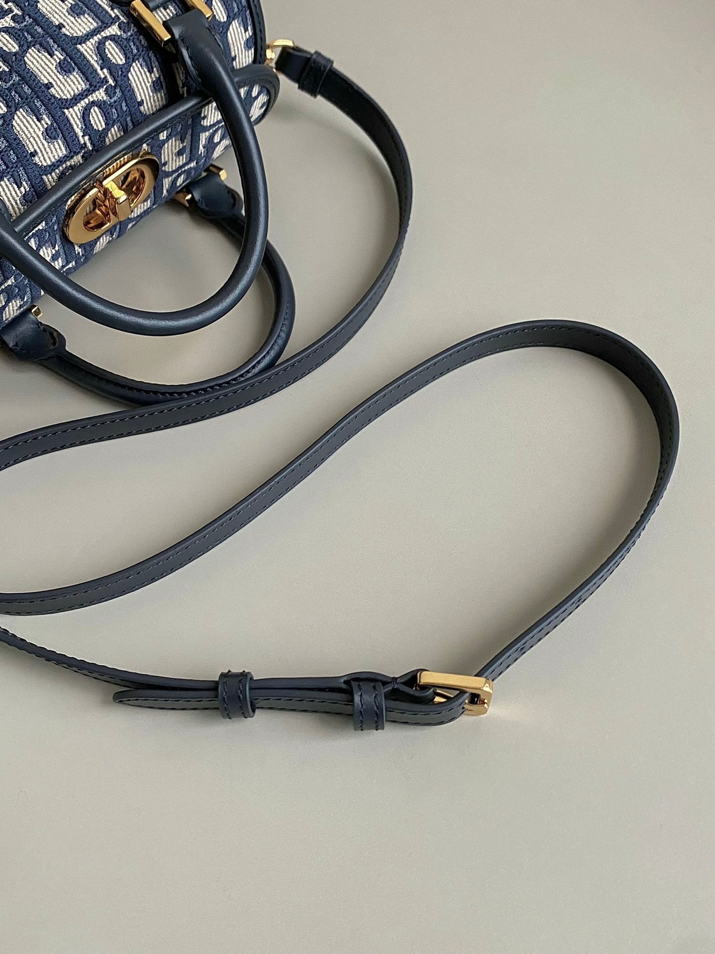 SMALL BOSTON 22 BLUE OBLIQUE EMBROIDERY mysite