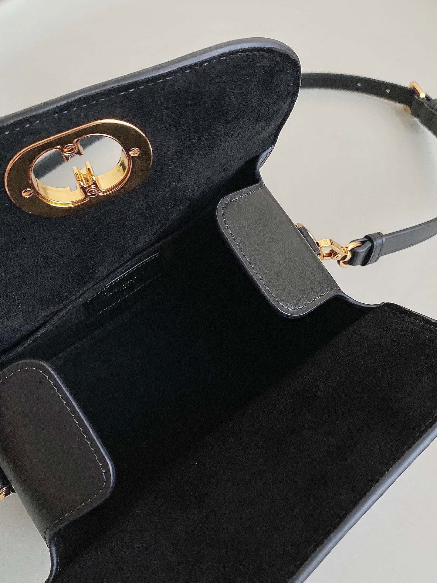 SMALL BOSTON 22 BLACK BOX CALFSKIN mysite