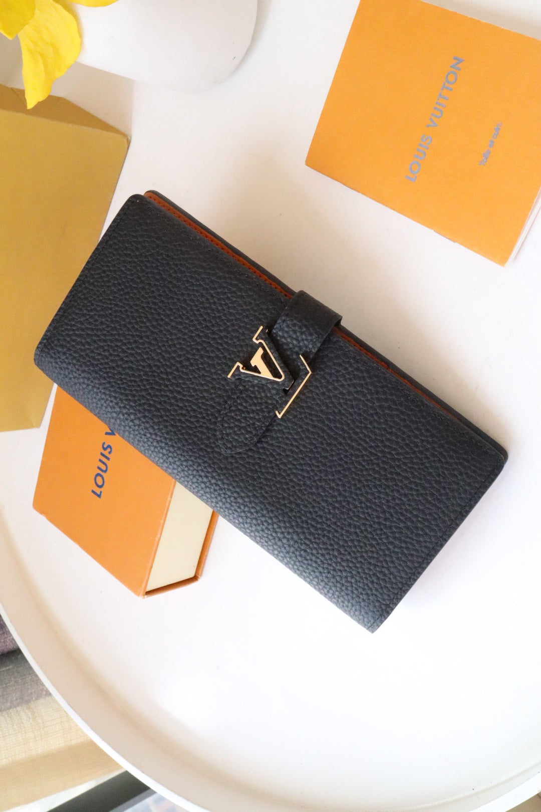 VERTICAL WALLET CAPUCINES BLACK mysite