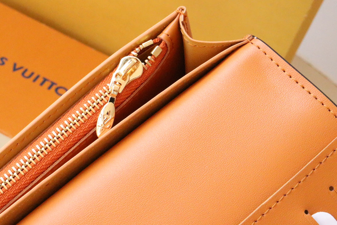 VERTICAL WALLET CAPUCINES BLACK mysite