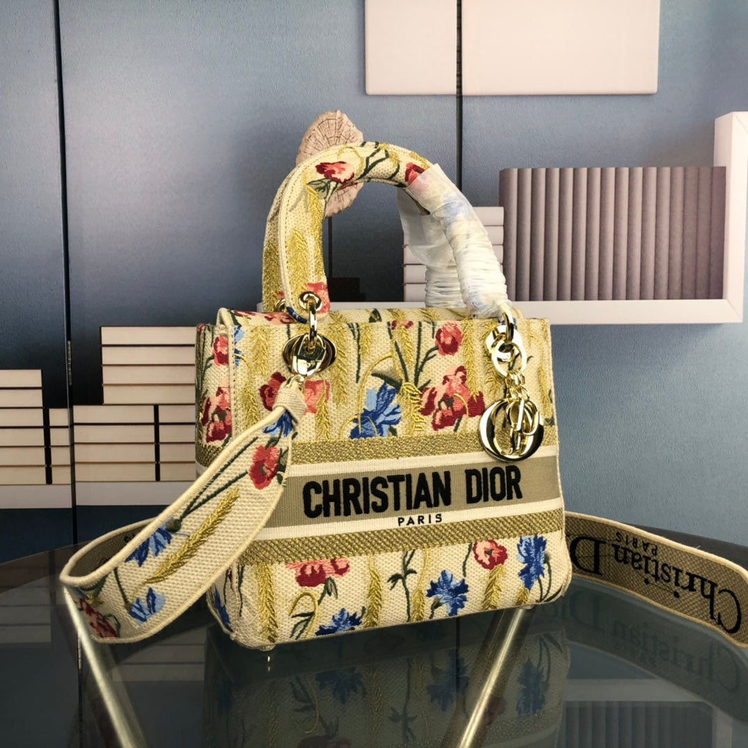 MEDIUM LADY D-LITE 24 YELLOW MULTI COLOR PAISLEY EMBROIDERY mysite