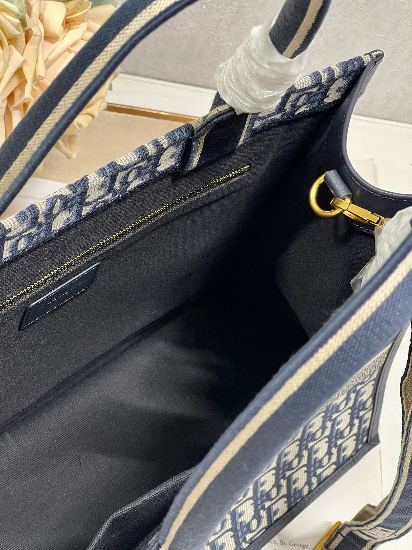 CD MEDIUM BOOK TOTE 36 BLUE OBLIQUE EMBROIDERY mysite