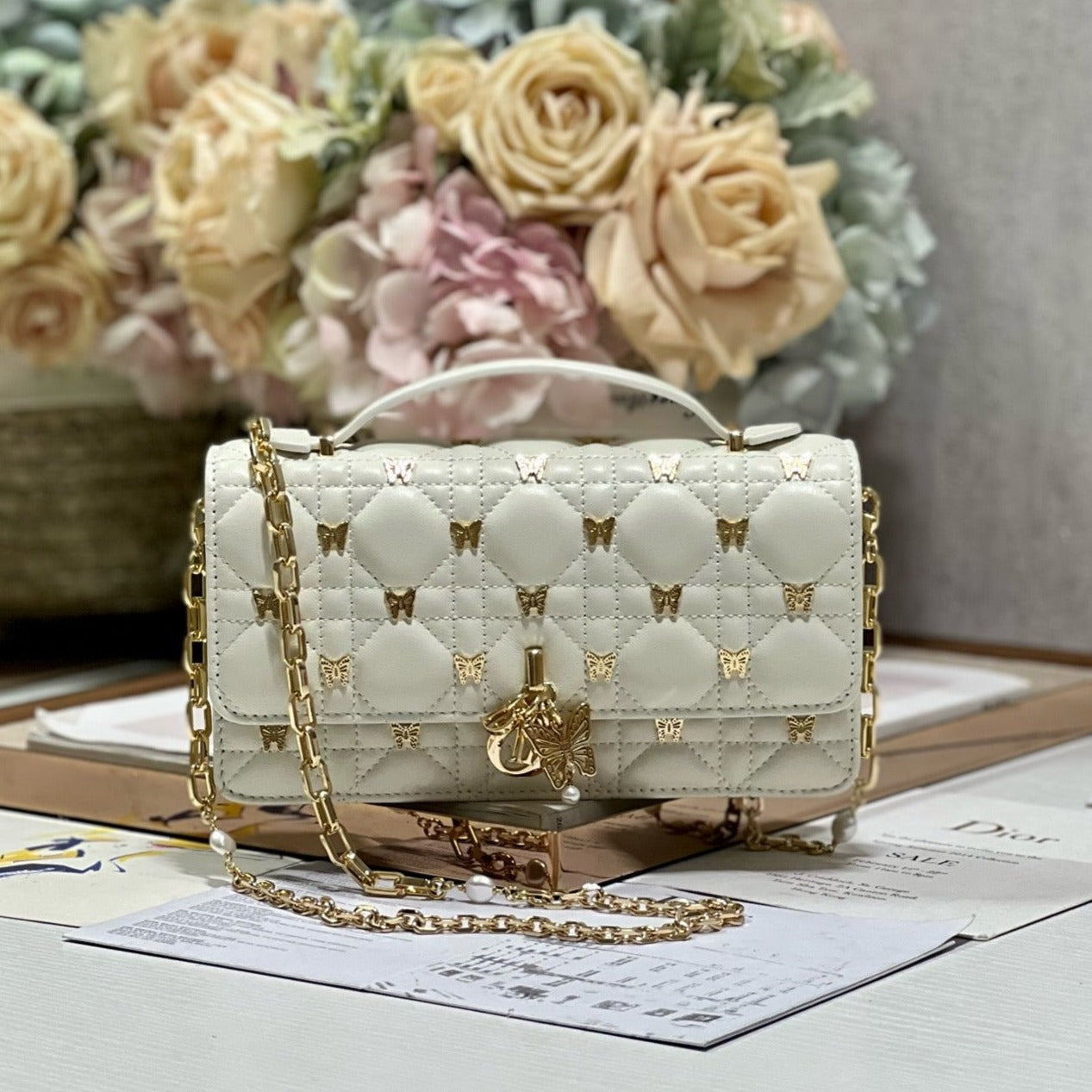 MISS LADY 21 BUTTERFLY STUD WHITE LAMBSKIN mysite