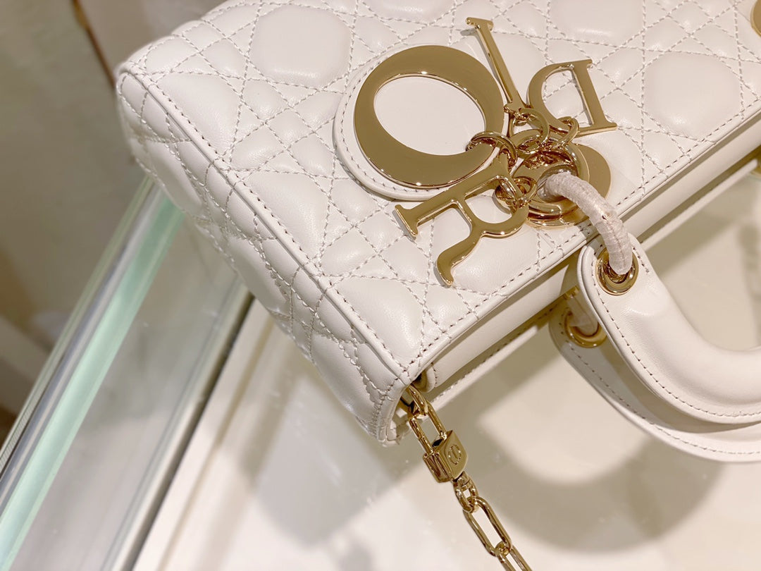 MEDIUM LADY D-JOY 26 WHITE LAMBSKIN mysite