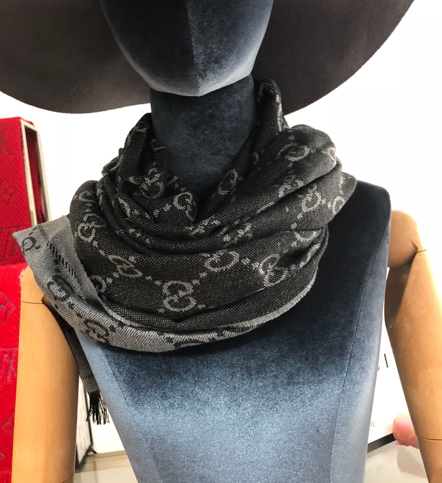 Vintage knitted cashmere scarf mysite