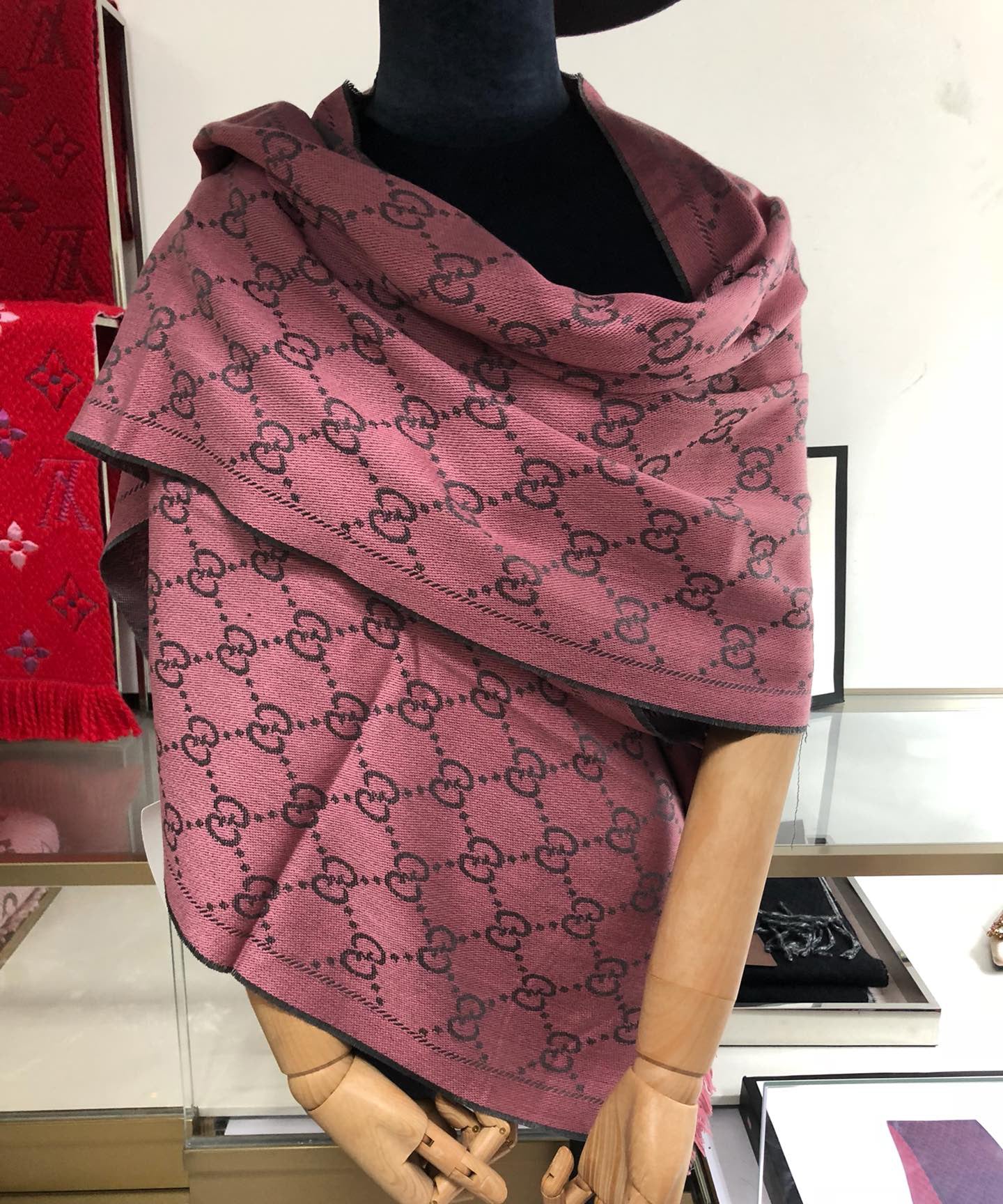 Vintage knitted cashmere scarf mysite