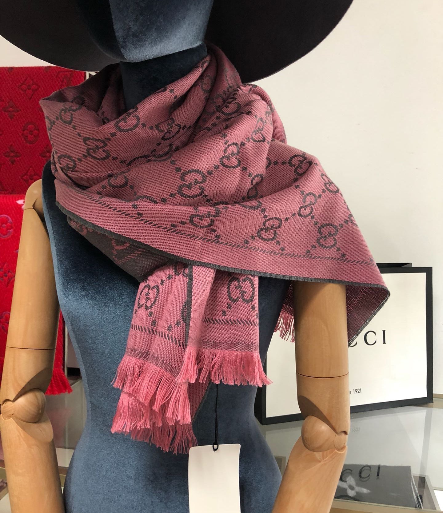 Vintage knitted cashmere scarf mysite