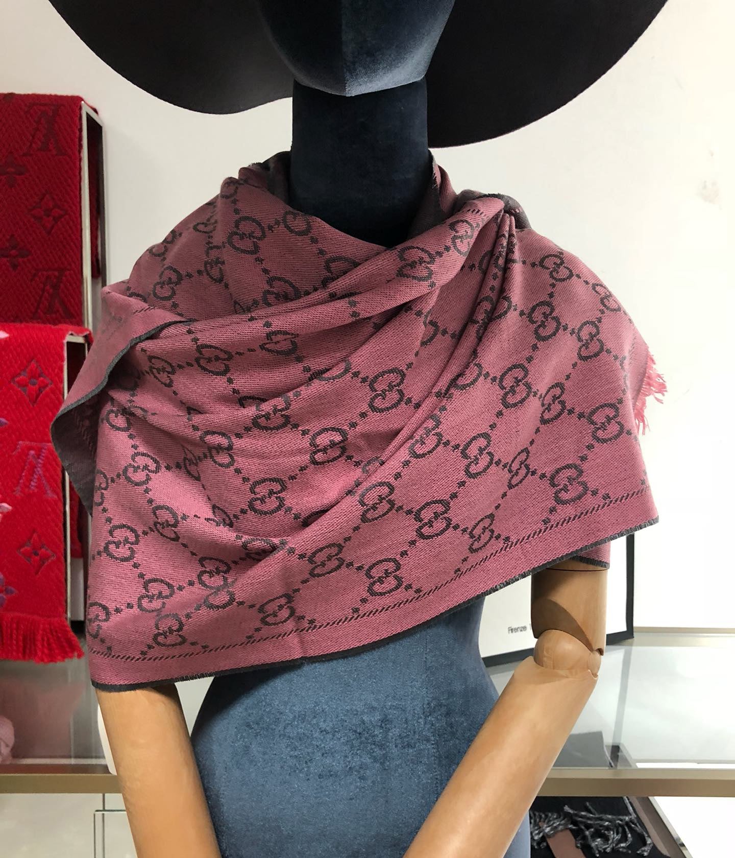 Vintage knitted cashmere scarf mysite