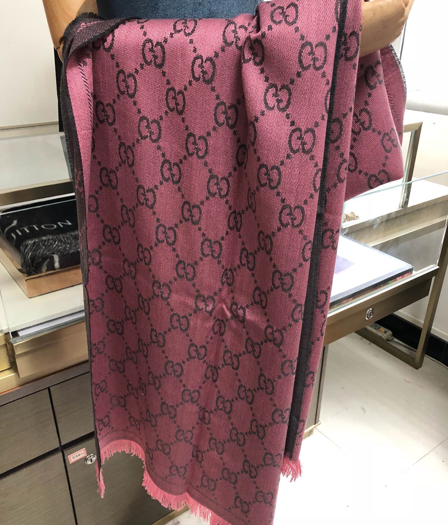 Vintage knitted cashmere scarf mysite