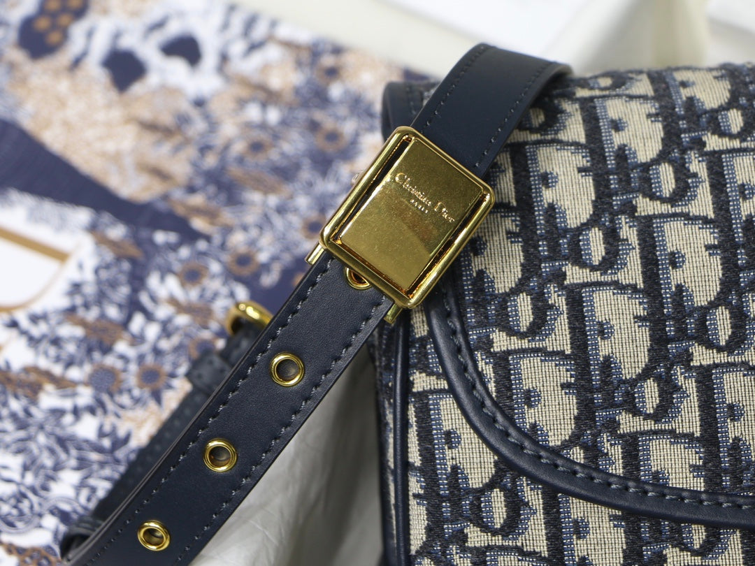 MEDIUM CD BOBBY 22CM BLUE OBLIQUE EMBROIDEDERED CANVAS GOLD HARDWARE mysite