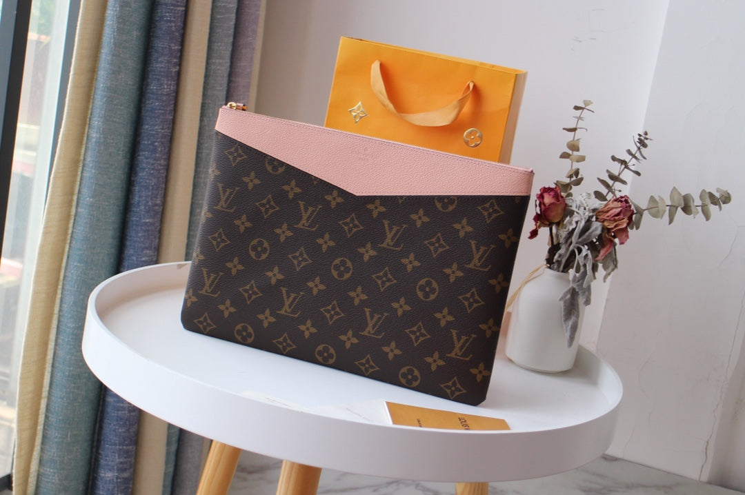 LV M62048 Daily Pouch Brown Ballet Pink Monogram Canvas & Cowhide mysite