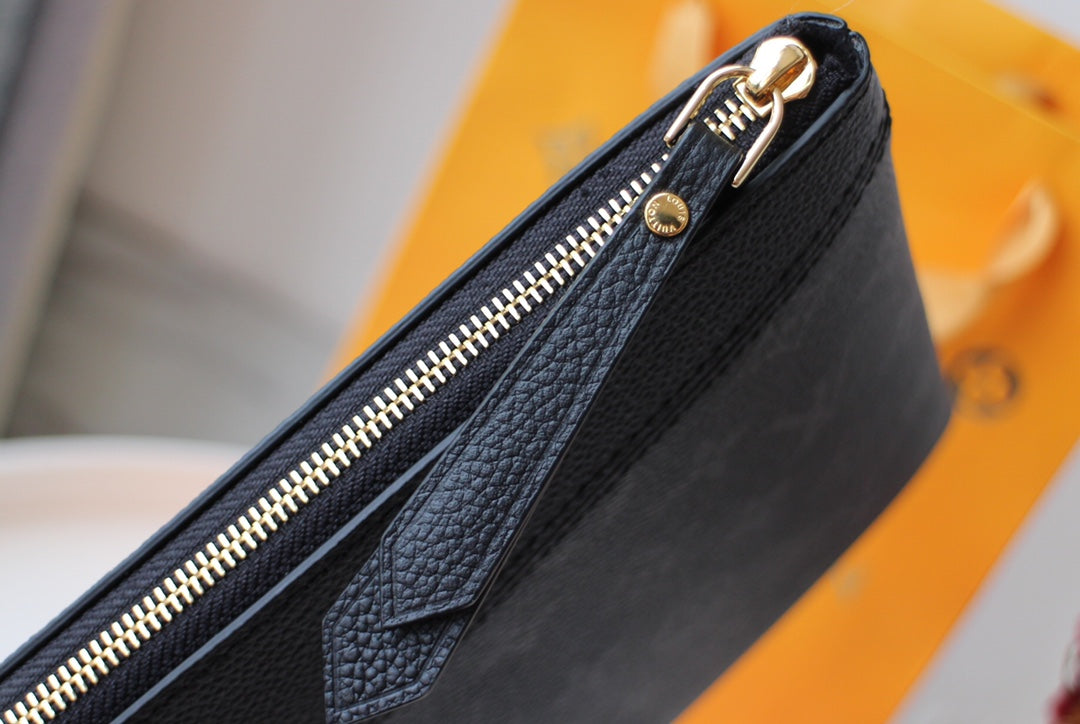 LV M62048 Daily Pouch Black Monogram Canvas & Cowhide mysite