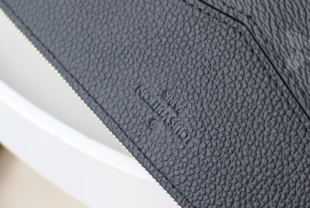 LV M62048 Daily Pouch Black Monogram Canvas & Cowhide mysite