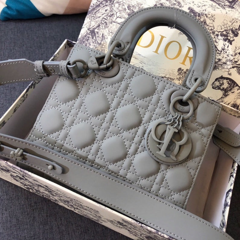 MEDIUM LADY 20 BAG IN GREY CALFSKIN mysite