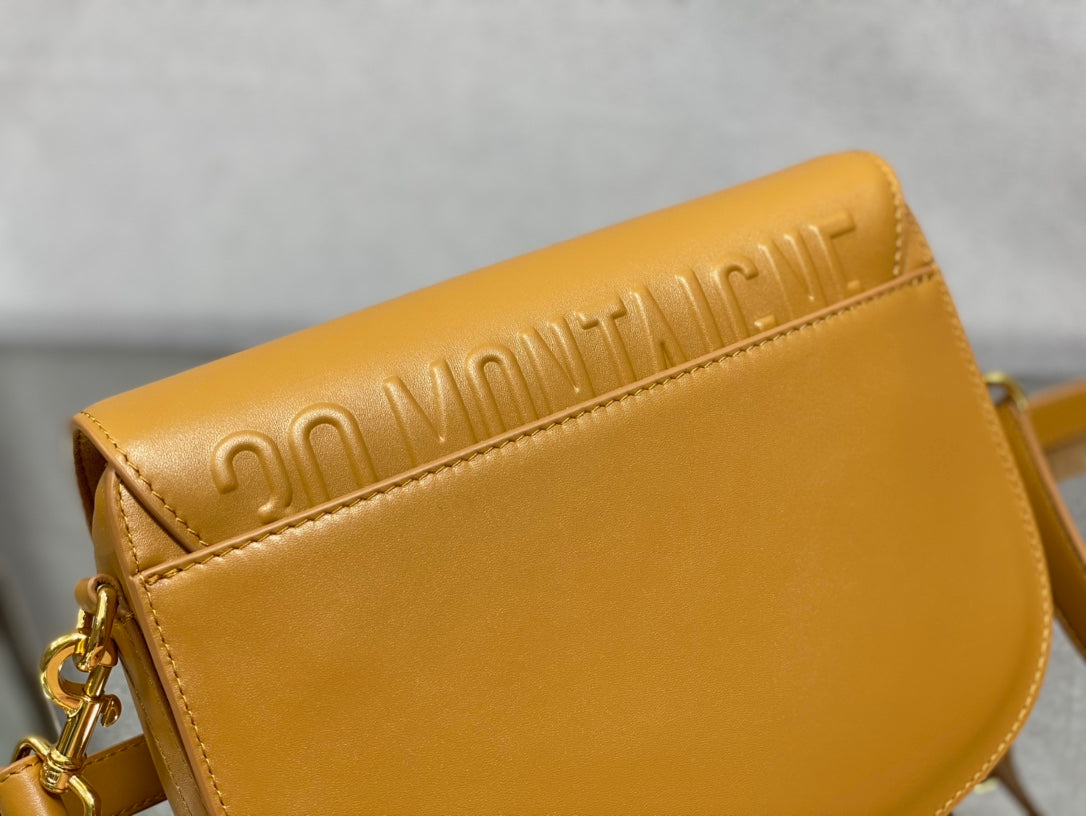 MEDIUM CD BOBBY 22CM BROWN CALFSKIN GOLD HARDWARE mysite