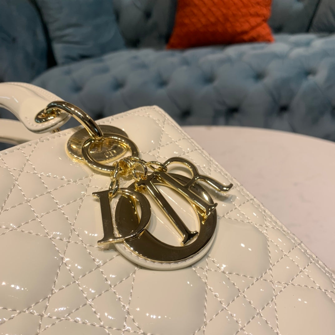 medium lady 24 white lambskin mysite