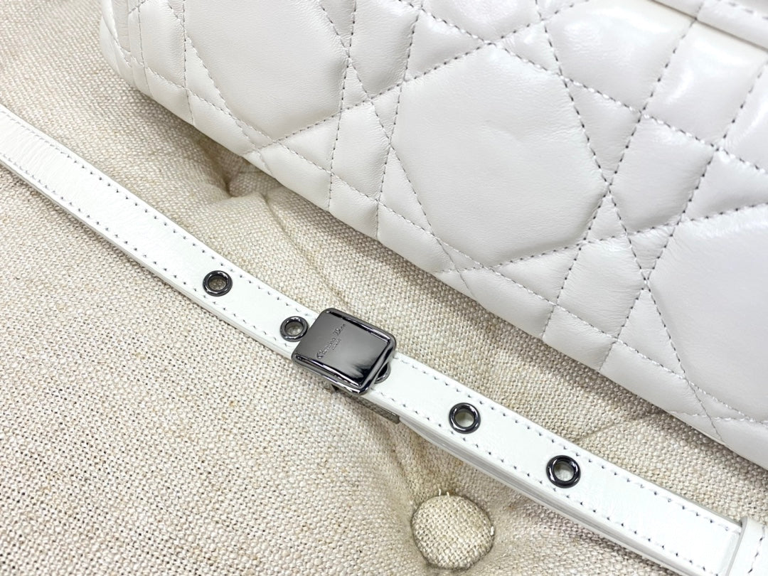 LARGE CARO BAG 28 WHITE CALFSKIN BLACK HARDWARE mysite