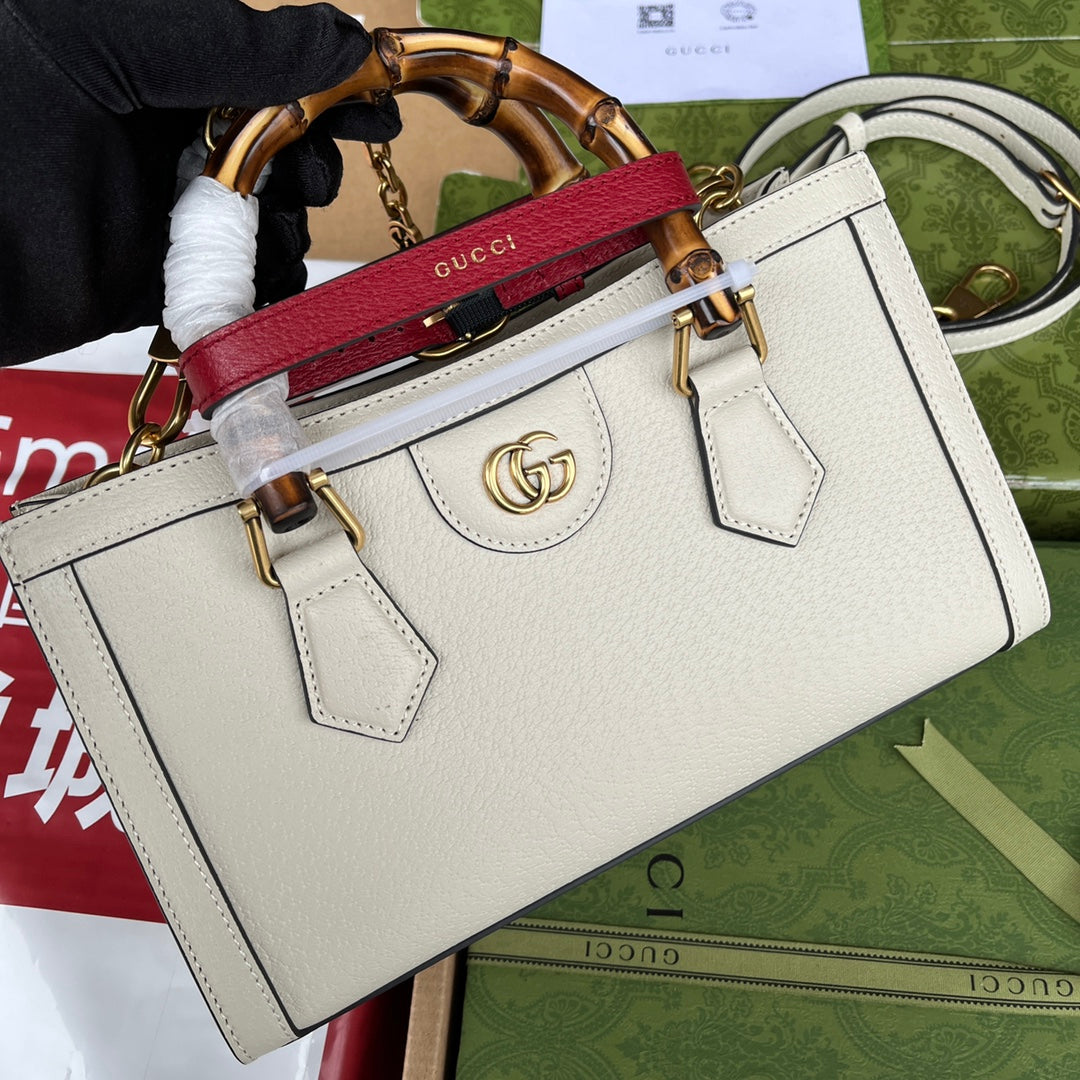 DIANA BAMBOO SHOULDER BAG 27 IN WHITE CALFSKIN GOLD HARDWARE mysite