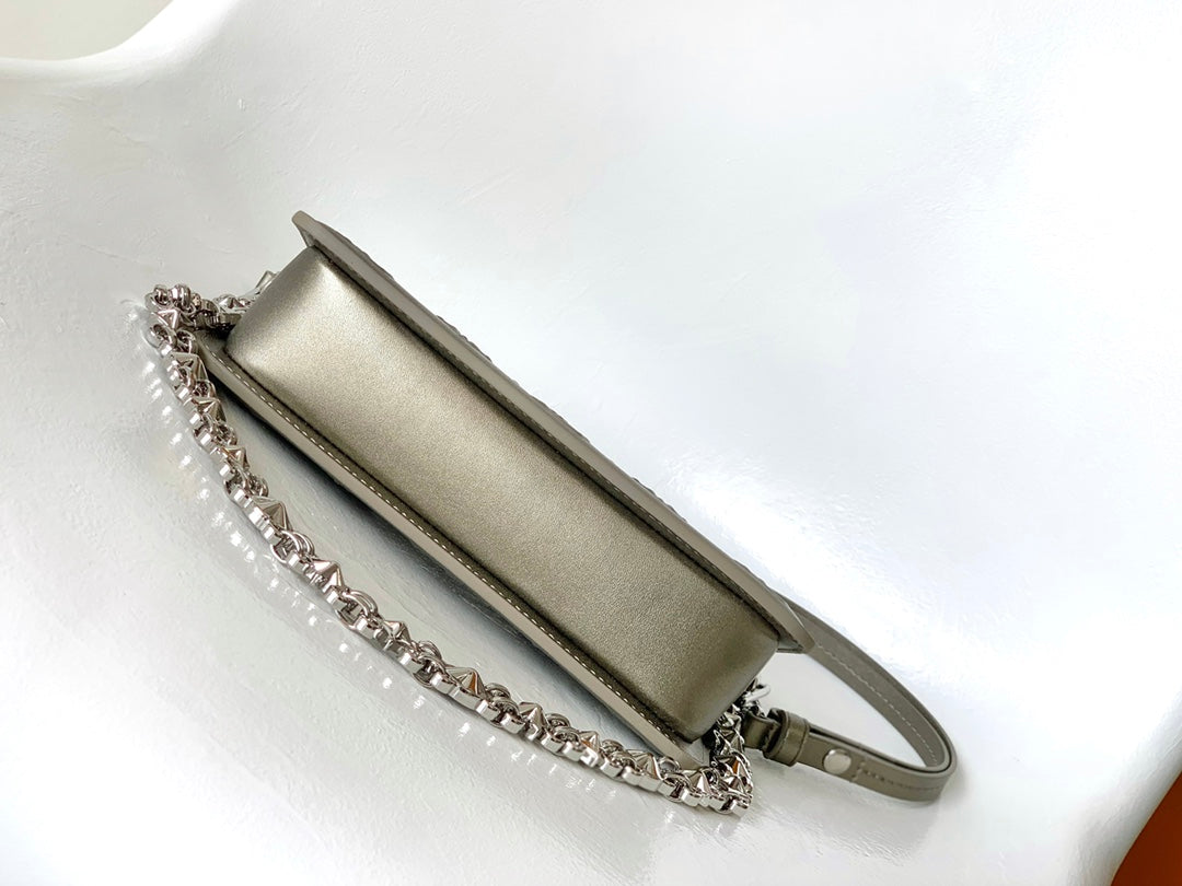 LV Lexington Pochette Shoulder Bag 21.5 Metallic Sliver Monogram Embossed Cafskin mysite