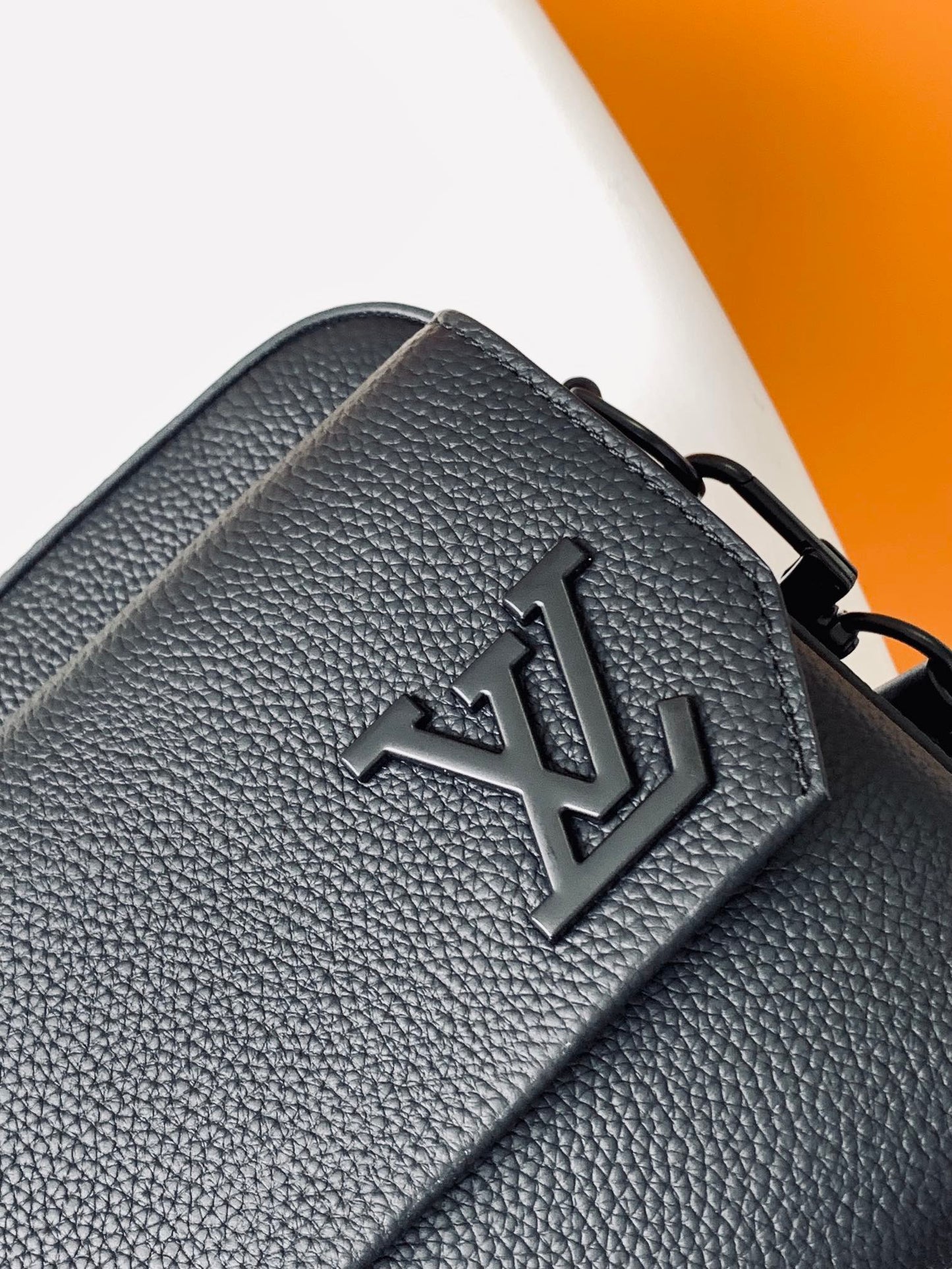 LV Fastline Messenger Bag 23.5 Black Cowhide HW mysite