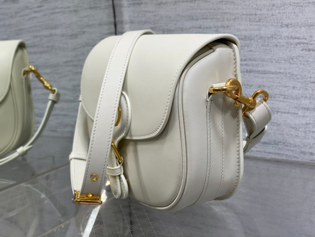 MEDIUM CD BOBBY 22CM WHITE CALFSKIN GOLD HARDWARE mysite