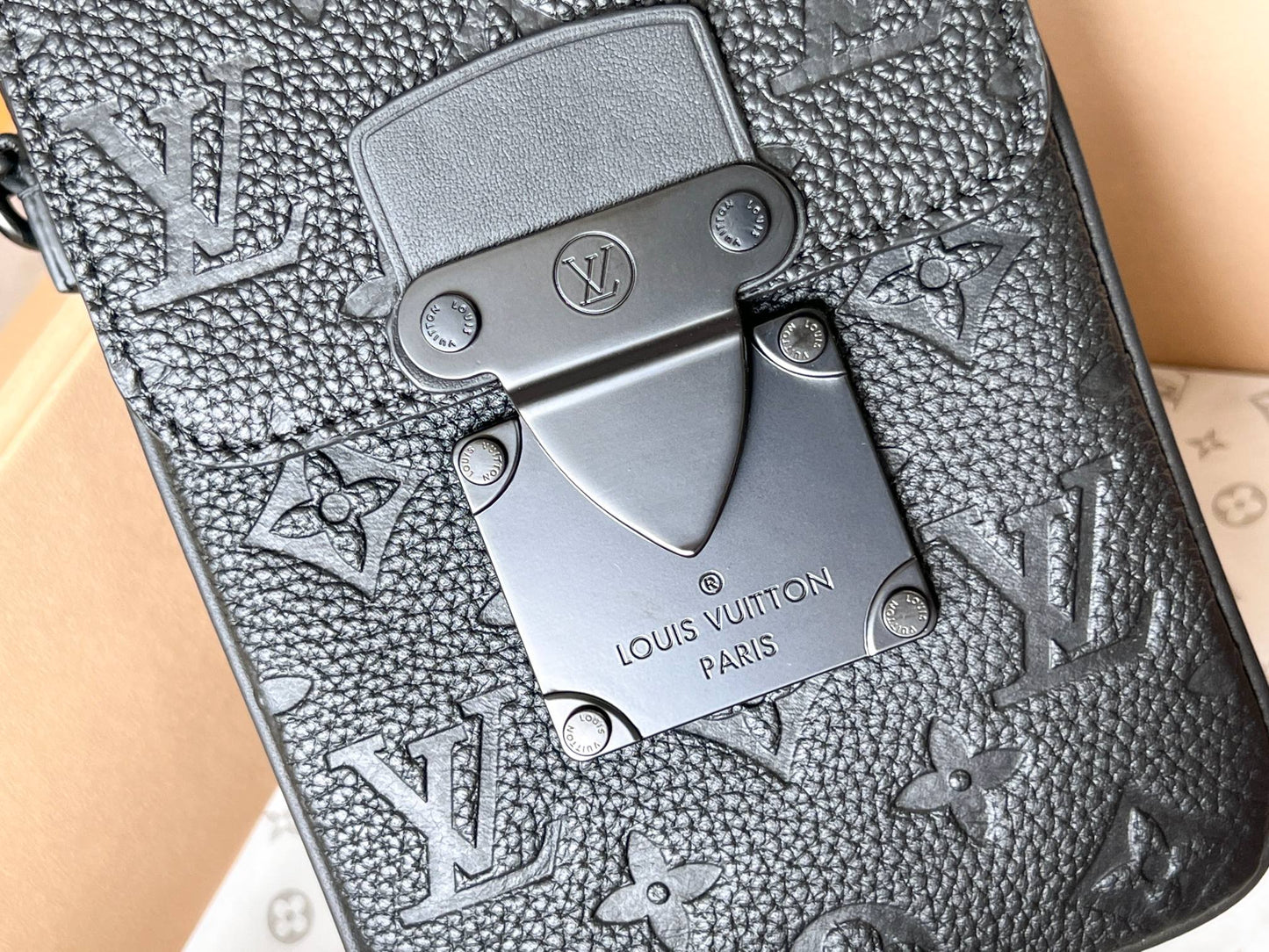 Lv S-Lock Vertical Wearable Wallet Black Taurillon Monogram Leather mysite