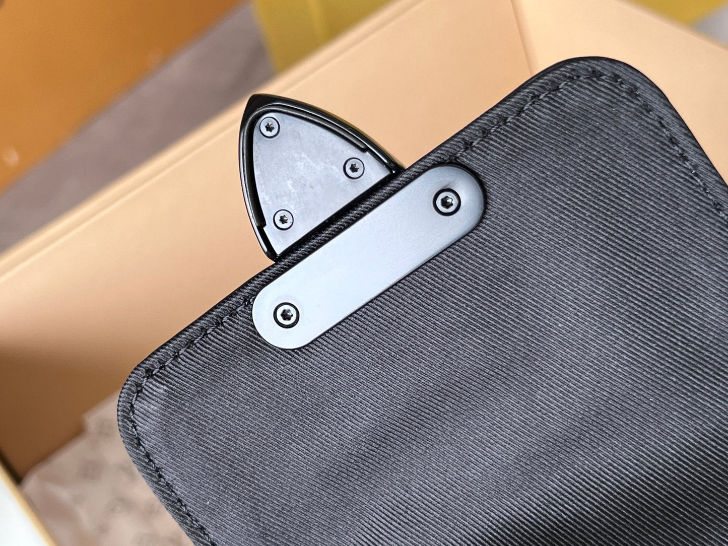 Lv S-Lock Vertical Wearable Wallet Black Taurillon Monogram Leather mysite