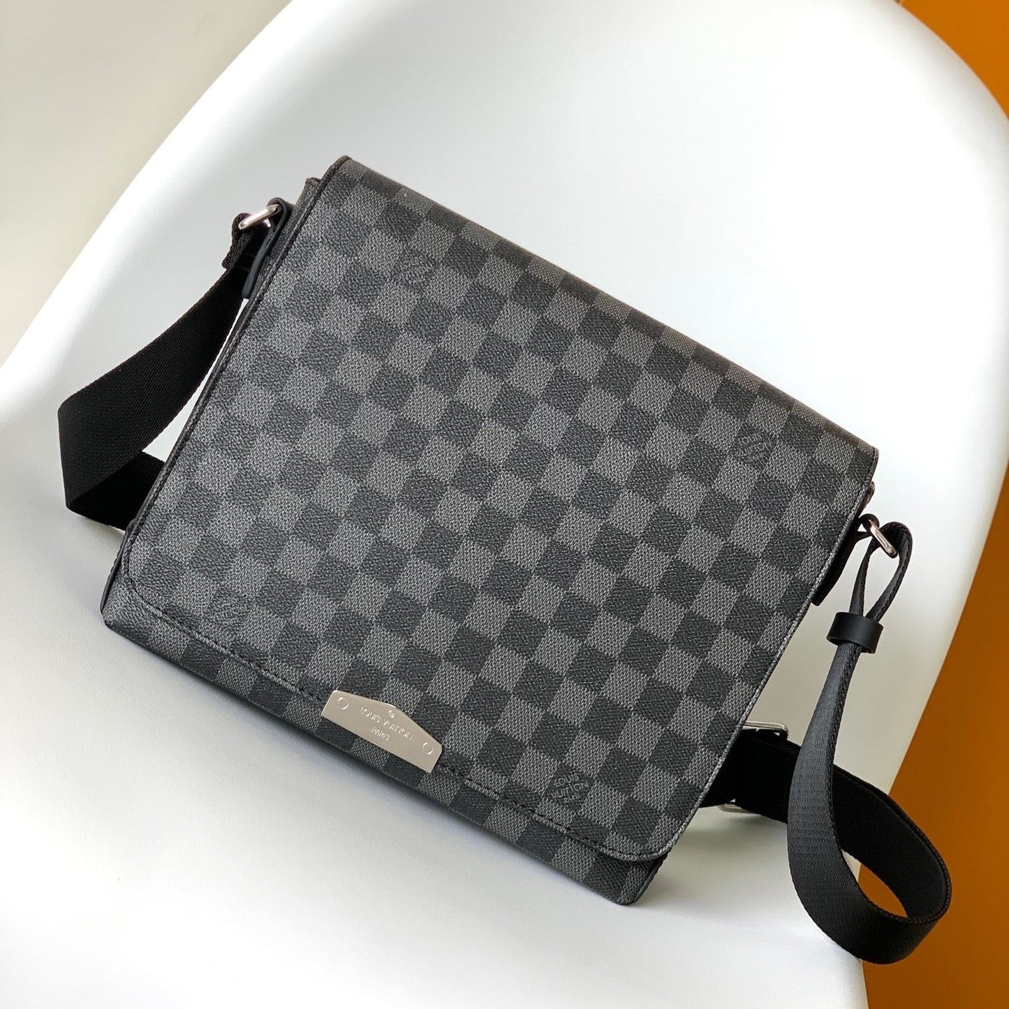 LV District PM Messenger 25cm Black Damier Graphite Canvas mysite