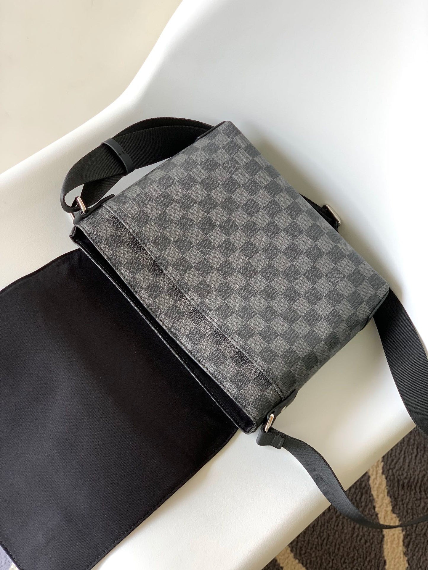LV District PM Messenger 25cm Black Damier Graphite Canvas mysite