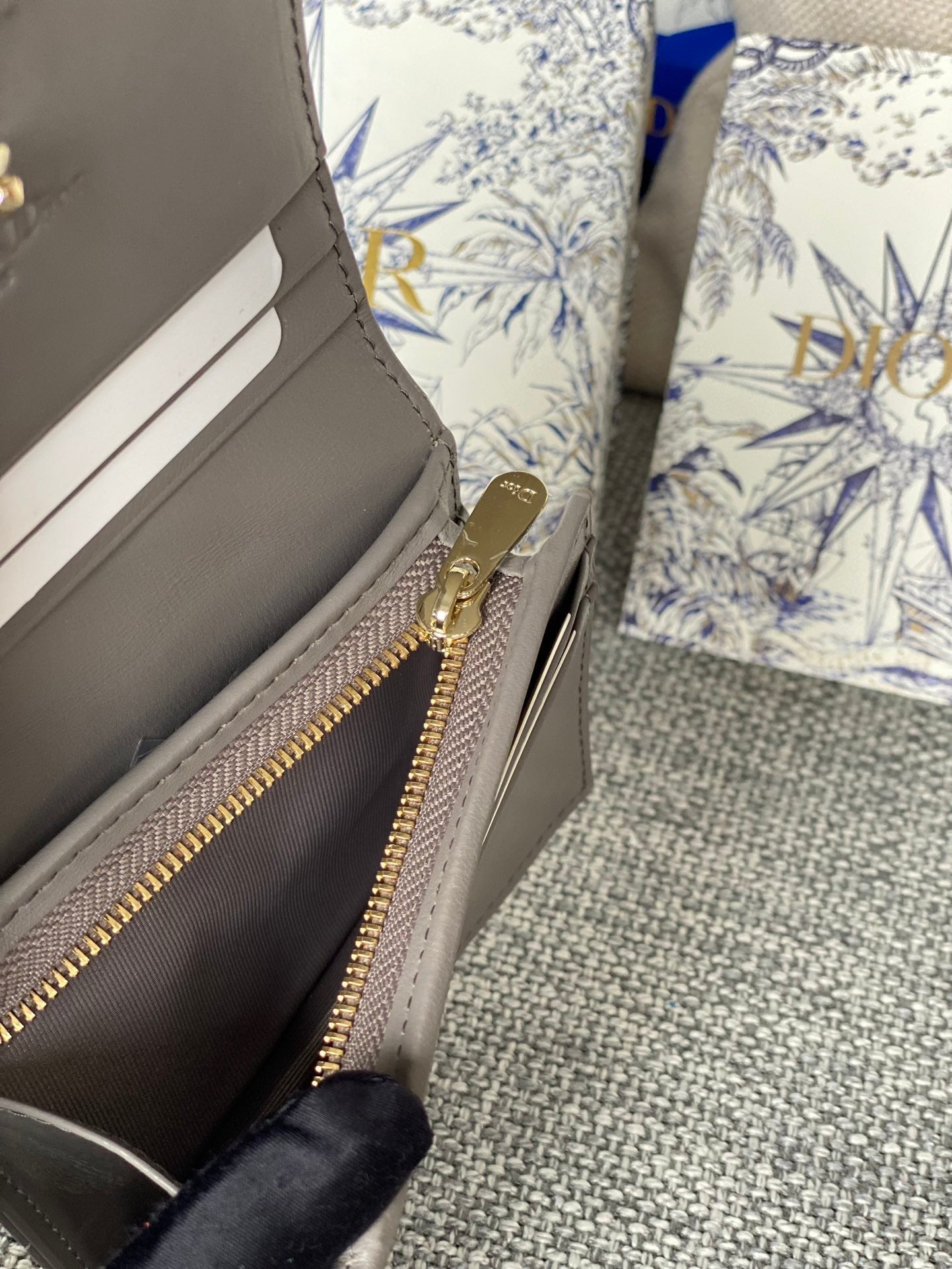 CD Caro 11cm Compact Wallet Shiny Grey Calfskin mysite