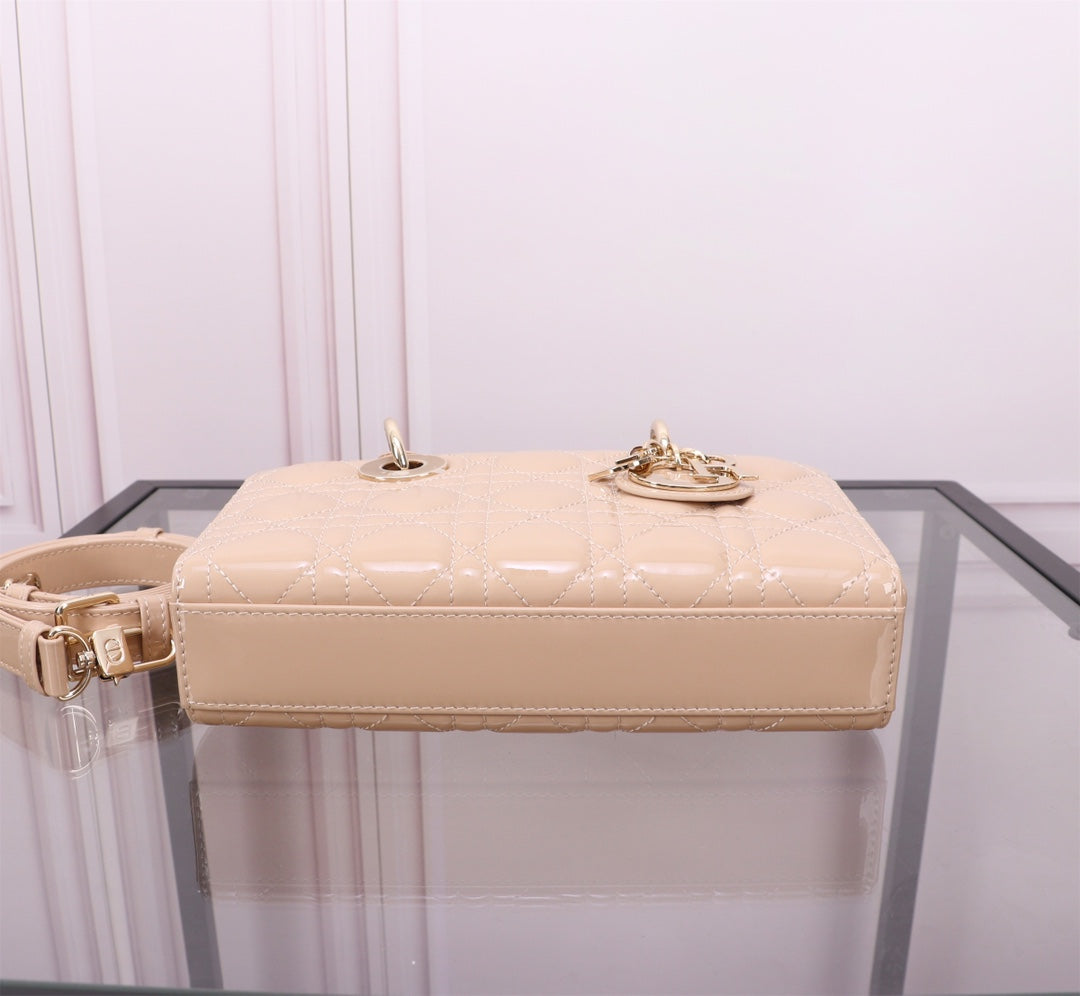 SMALL LADY D-JOY 22 BEIGE LAMBSKIN mysite