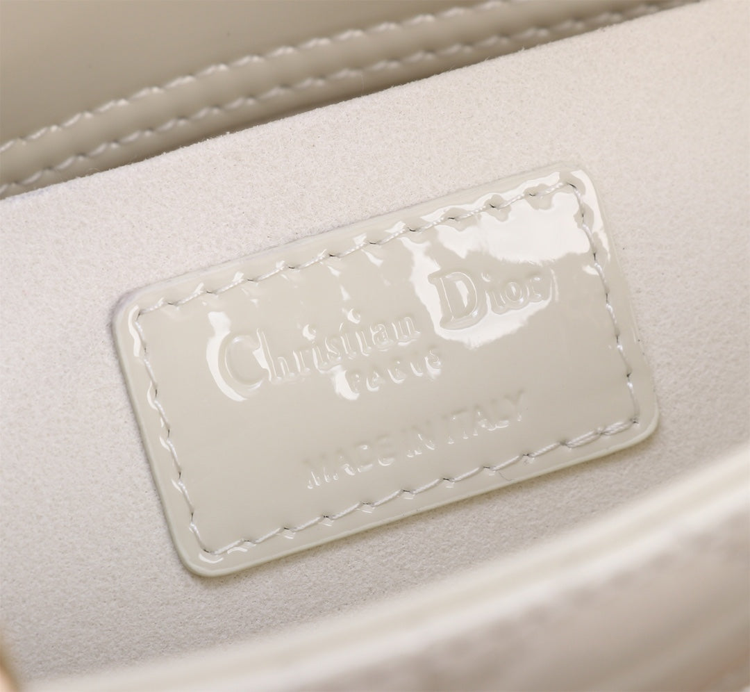 MEDIUM LADY D-JOY 26 WHITE LAMBSKIN mysite