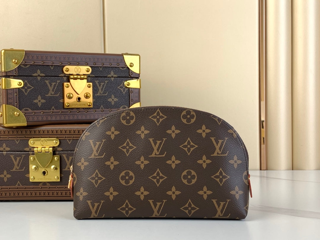 COSMETIC POUCH 22 IN BROWN MONOGRAM CANVAS mysite