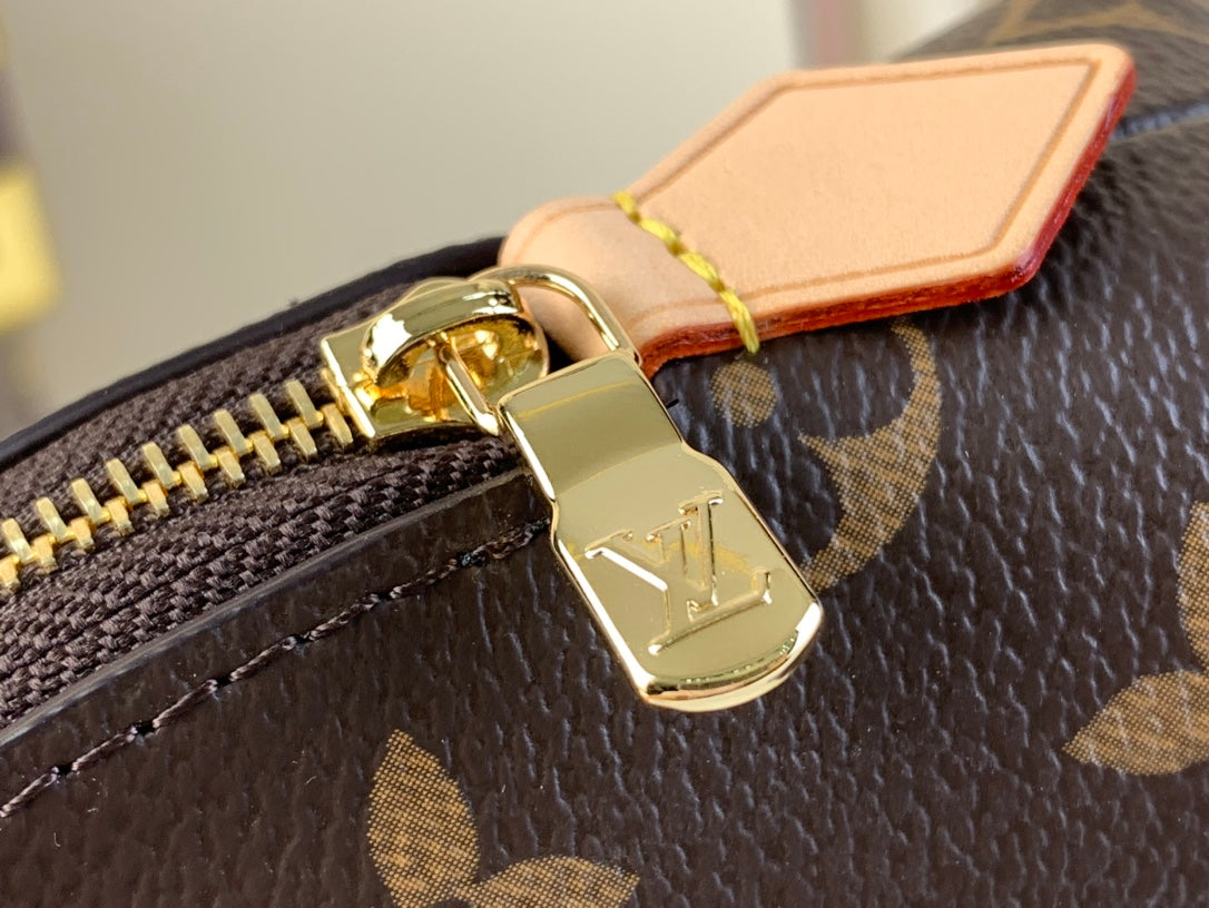 COSMETIC POUCH 22 IN BROWN MONOGRAM CANVAS mysite