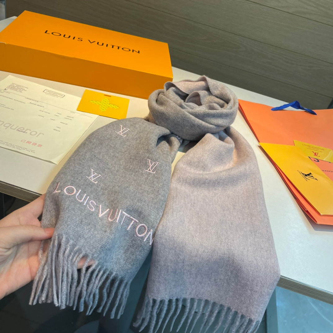 SCARF 190 CM IN HARBOR GRAY CASHMERE WITH PINK LOGO 396327 mysite