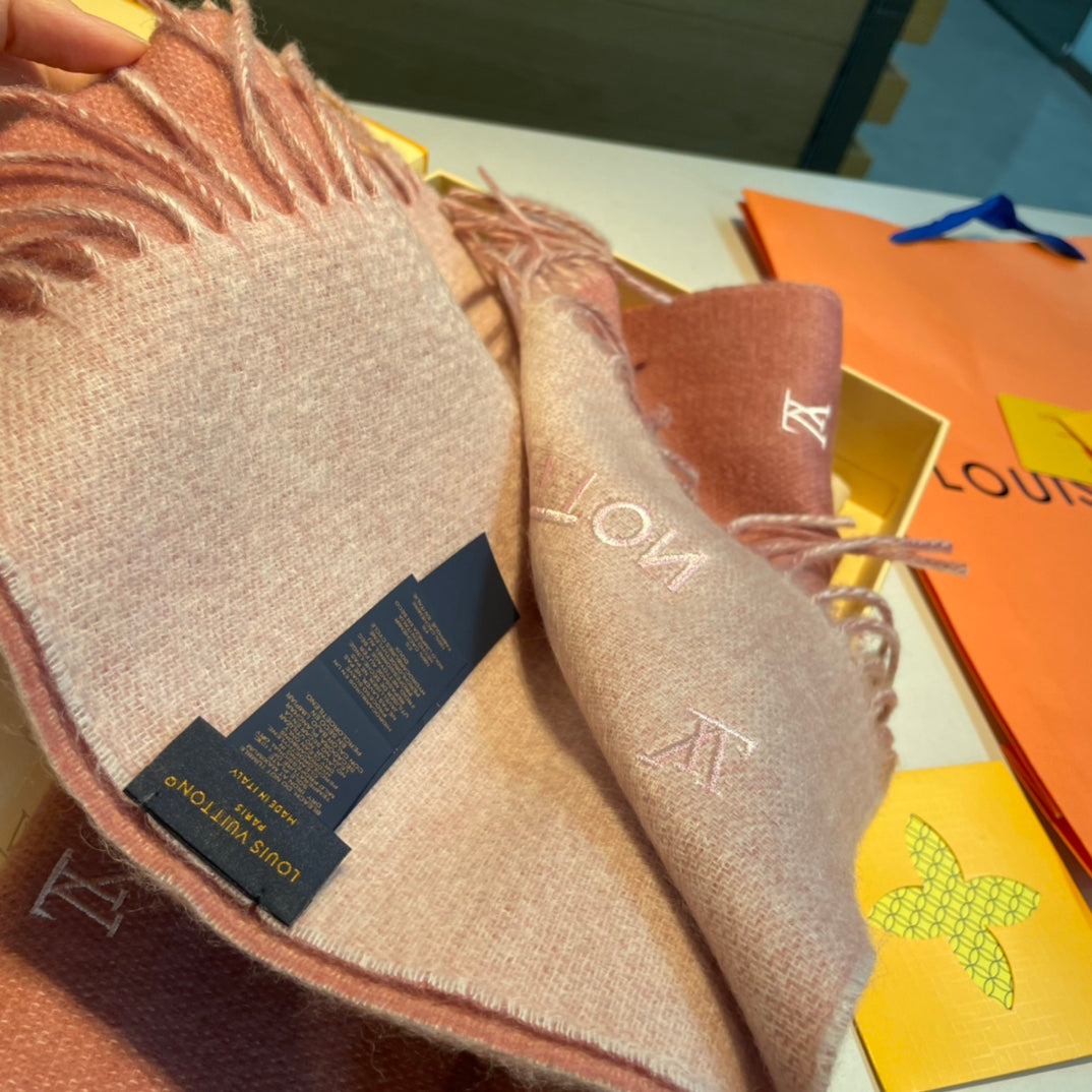 SCARF 190 CM IN SALMON PINK CASHMERE WITH WHITE LOGO 396328 mysite