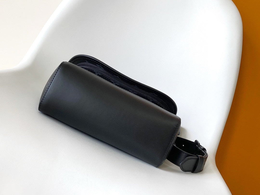 LV Pulse Messenger 26.6cm Black Monogram Eclipse Reverse Canvas mysite