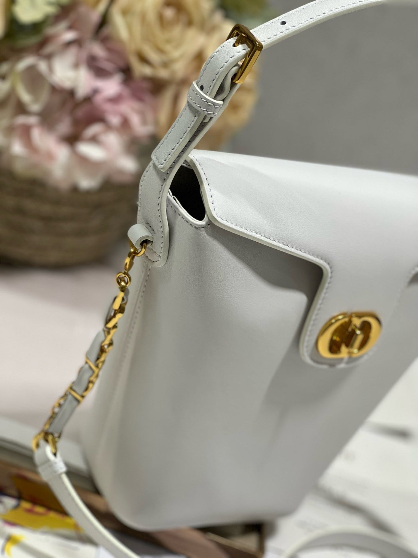 CD Montaigne Large Chain Bucket Bag White Calfskin 336797 mysite