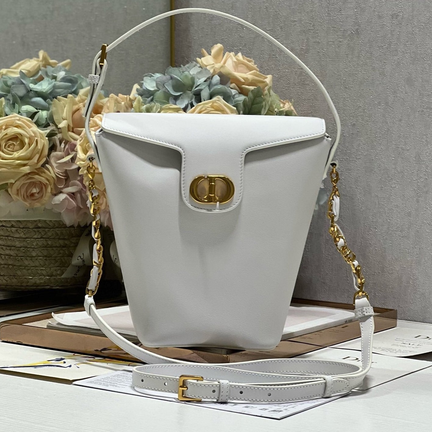 CD Montaigne Large Chain Bucket Bag White Calfskin 336797 mysite