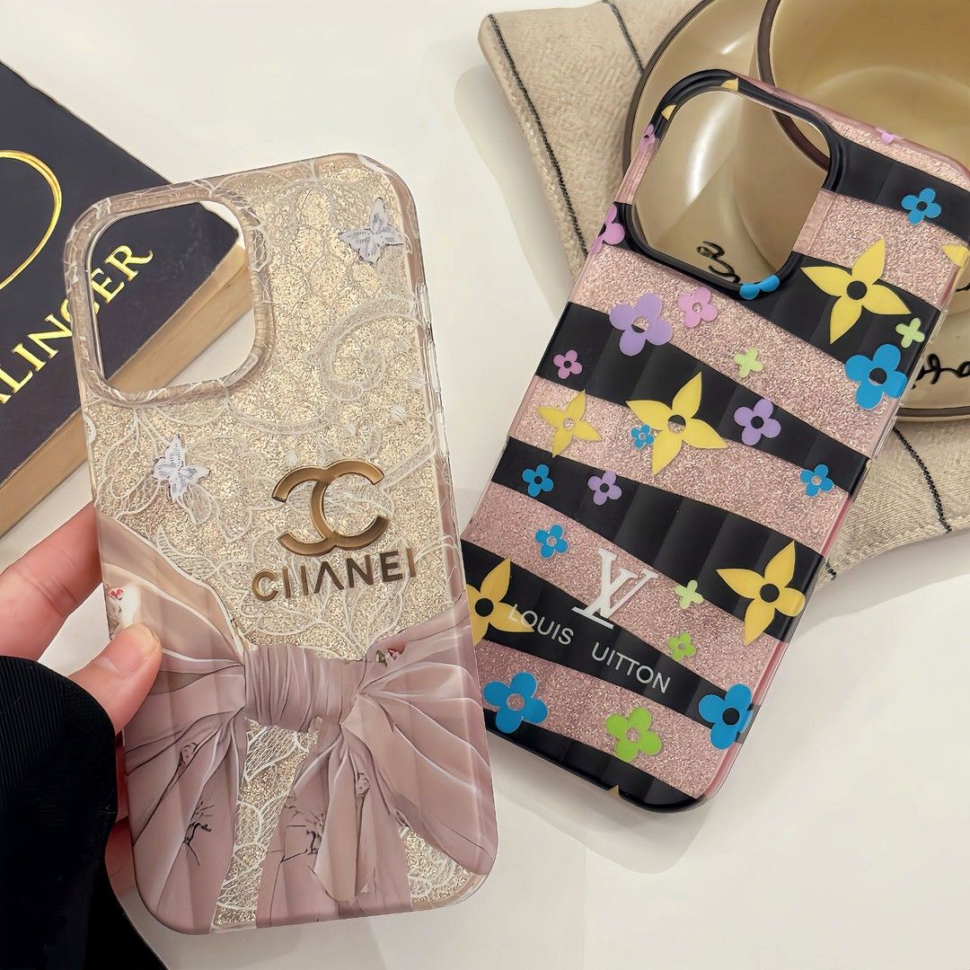 Chic Elegance: Luxury Pearl-Embellished iPhone Case mysite