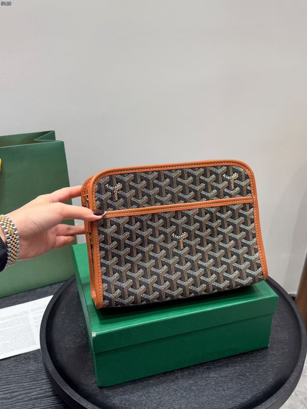 Essential clutch bag for men-1 mysite