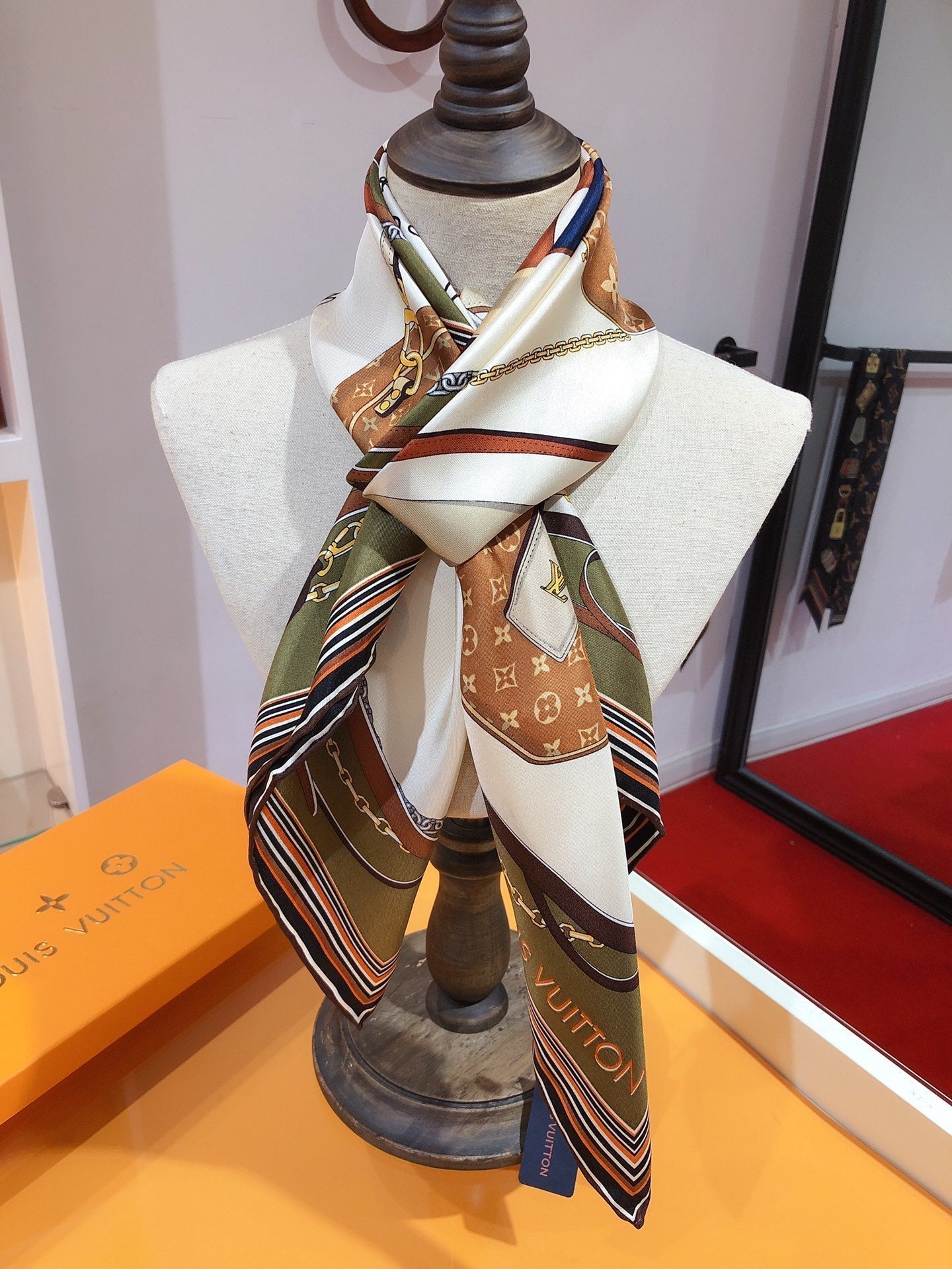 TREASURE Square Scarf mysite