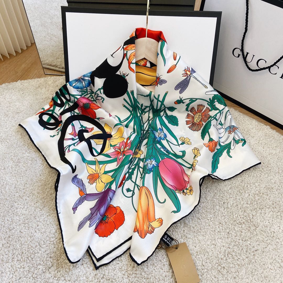 Collaboration Mickey Square Scarf mysite