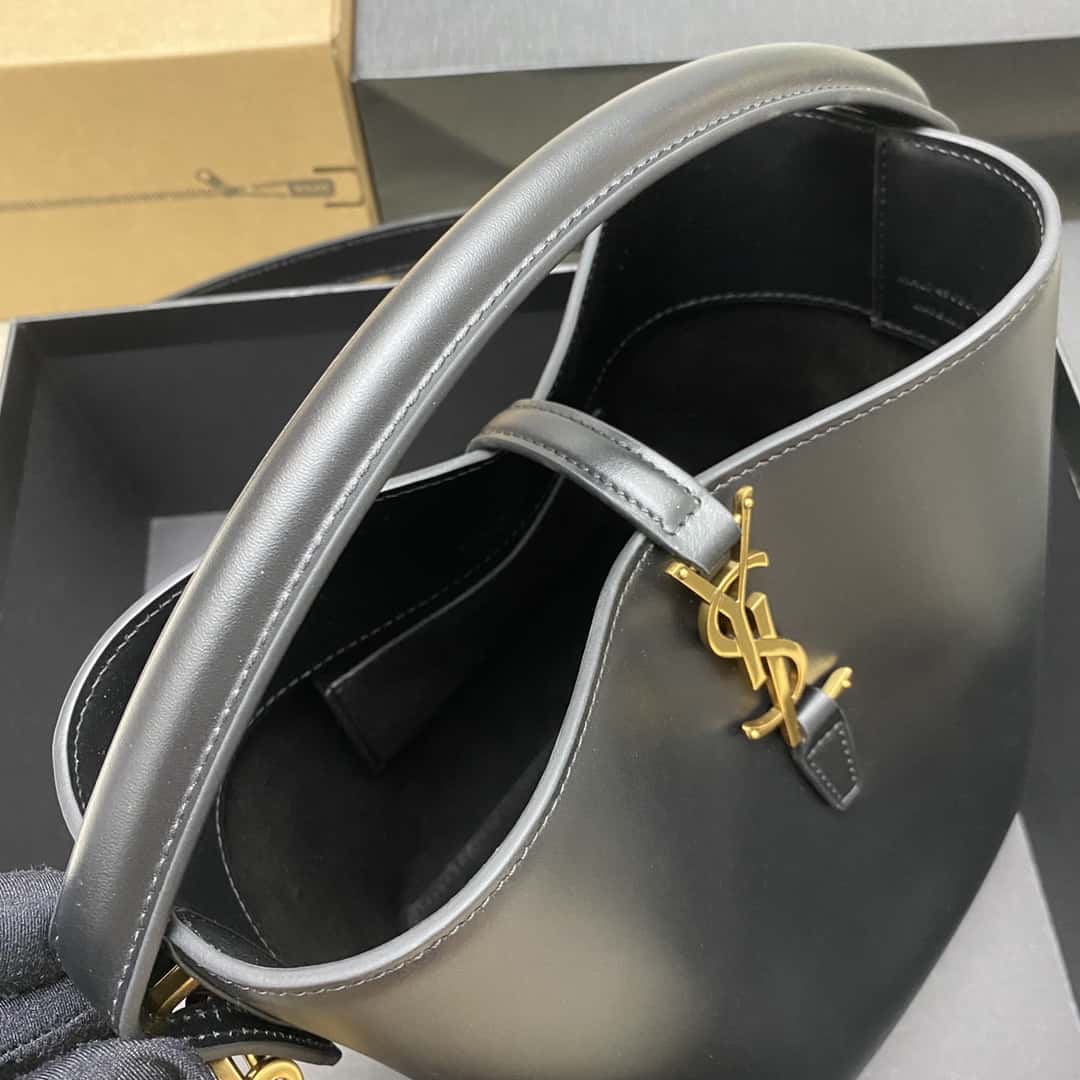 Louis Vuitton NEW WAVE MULTI-POCHETTE Handbag mysite