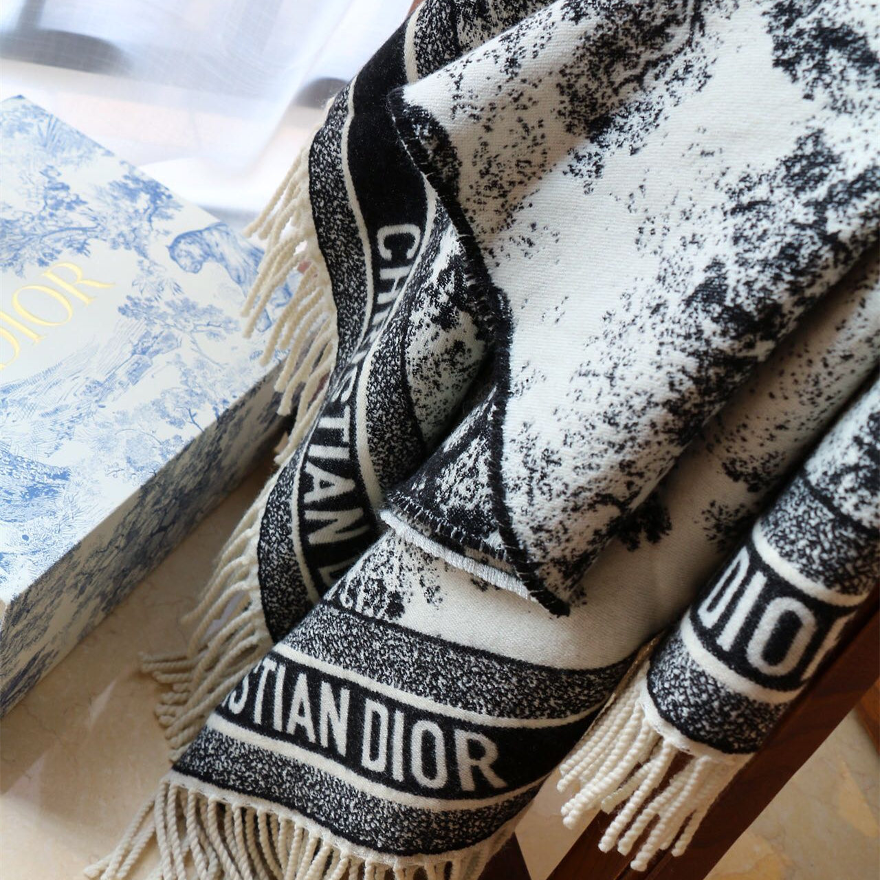 Classic landscape painting pattern scarf mysite